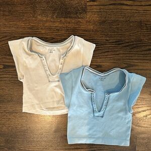 Set of 2 Urban Outfitters cropped tees. Both XS/S and EUC